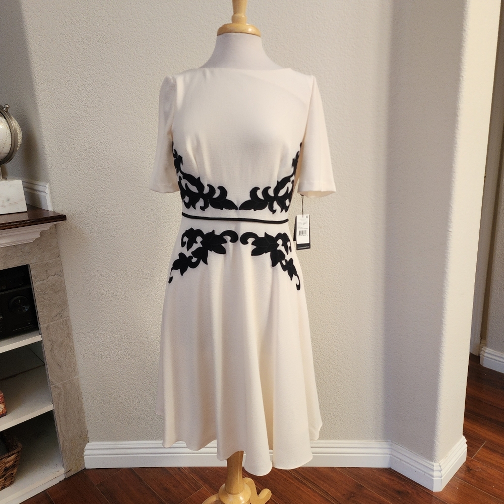 NWT Adrianna Papell Ladies Dress